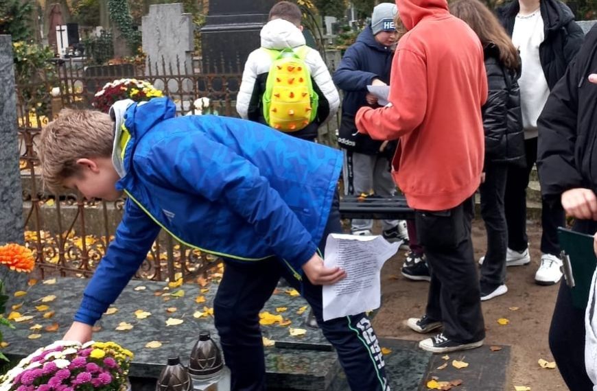 Spacer na Stary Cmentarz